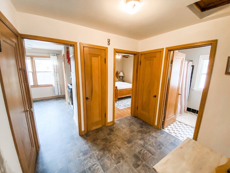 Building Photo - 2645 N 69th St