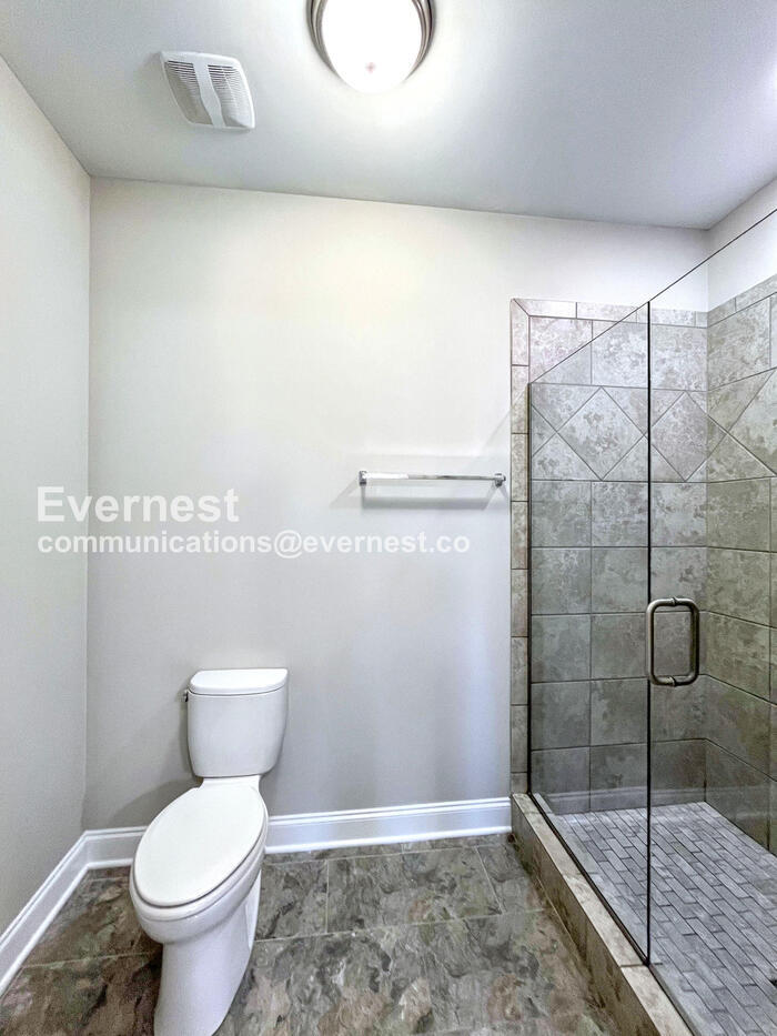 Building Photo - 2067 Inland Dr