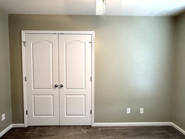 Building Photo - Comfort, Charm & Room for Everything You Love!