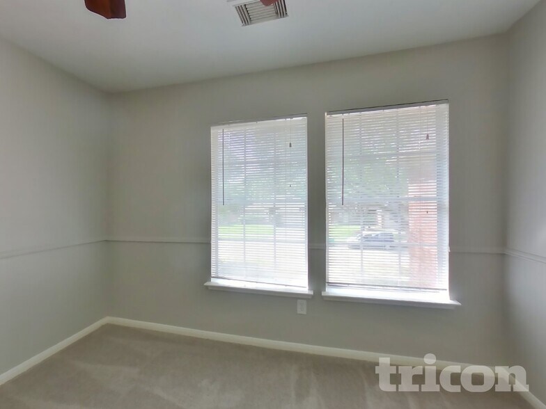 Building Photo - 1702 Glacier Blue Dr