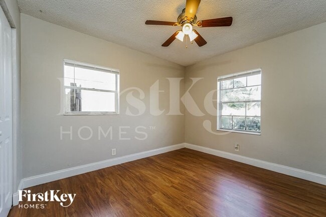 Building Photo - 7872 SW 4th Pl