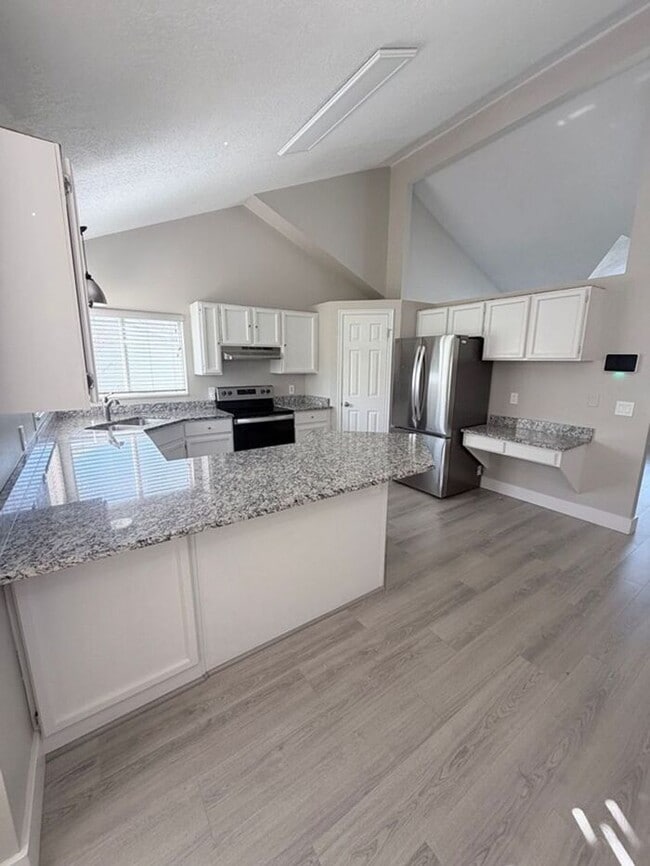 Building Photo - WEST JORDAN 5 BED, 4 BATH HOME