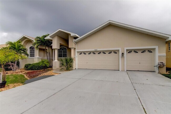 Building Photo - 1421 Beach Club Ln