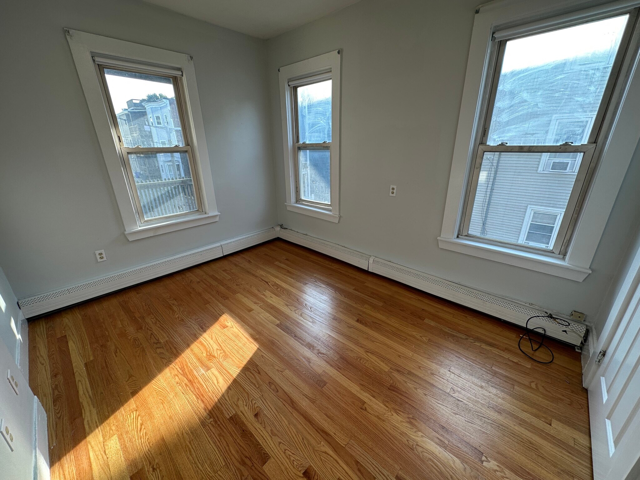 Building Photo - 857 E 1st St