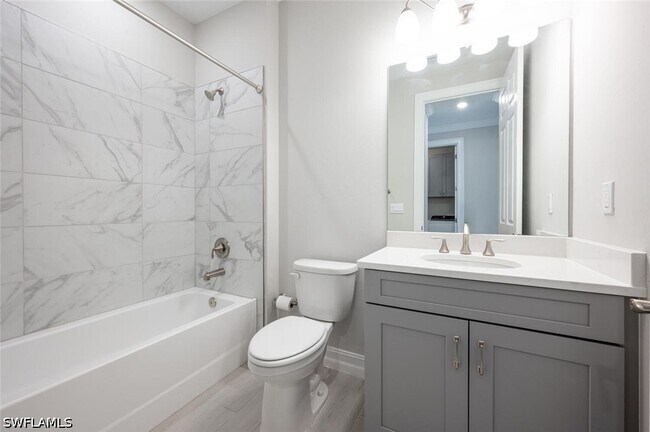Building Photo - 28093 Sanibel Sands St