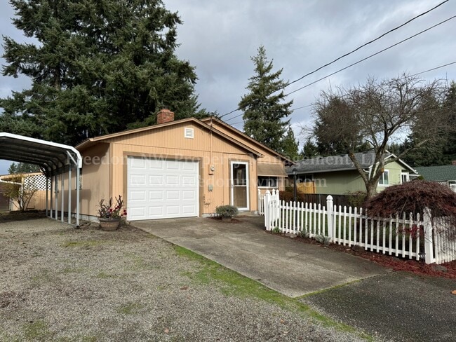 Building Photo - 4410 21st Ct SE