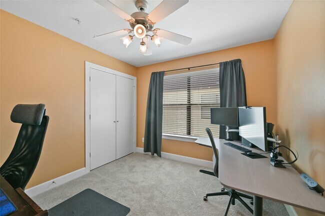 Building Photo - 8715 Meadowcroft Dr