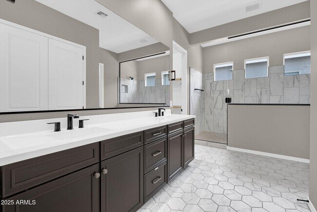 Building Photo - 5116 N 185th Ave