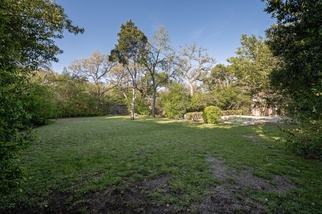 Building Photo - 1301 Kent Ln