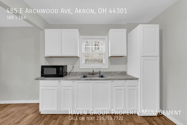 Building Photo - 485 E Archwood Ave
