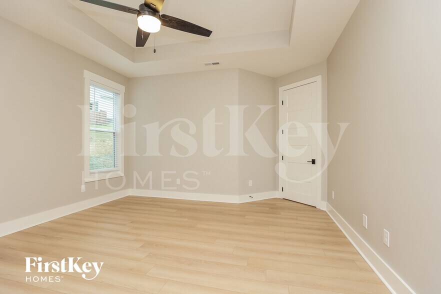 Building Photo - 2045 Hamilton Hill Dr