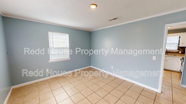 Building Photo - 111 Nann St