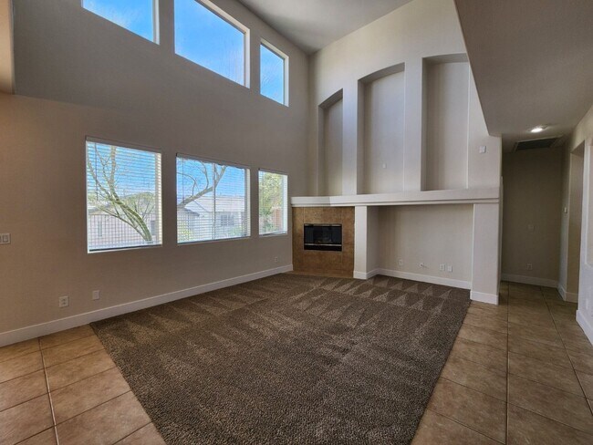 Building Photo - In the Heart of Green Valley Ranch