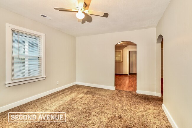 Building Photo - 3746 Kahlert Ave