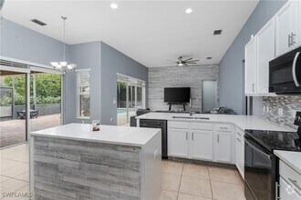 Building Photo - 2066 Mandarin Ln