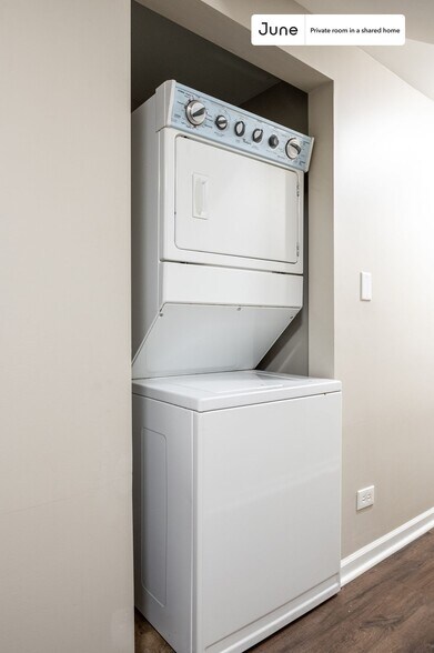 Building Photo - Room in Shared 5 bed/2 bath home