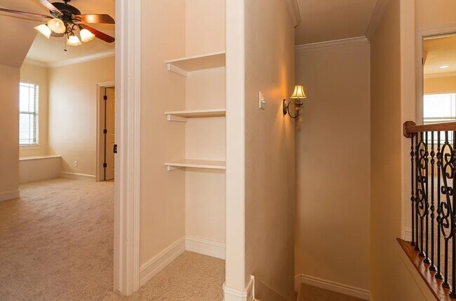 Building Photo - 7 Stonebrook Ct