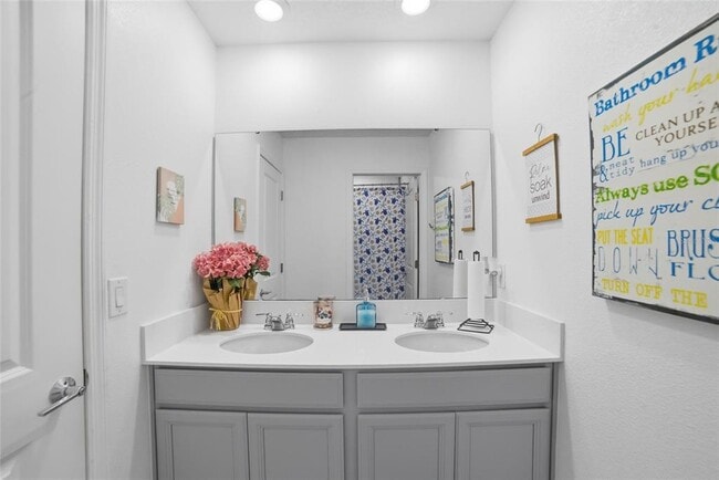 Building Photo - 4980 Four Strand Ct