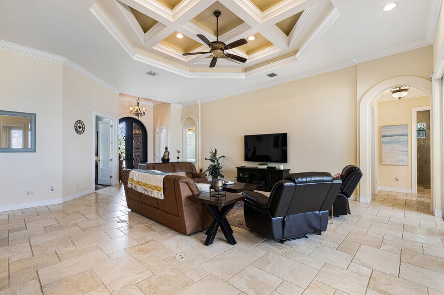 Building Photo - 4470 Northshore Dr
