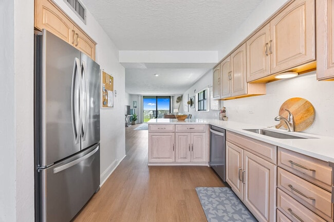 Building Photo - 2101 S Atlantic Ave