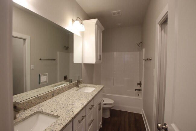 Building Photo - 727 Freedom Way