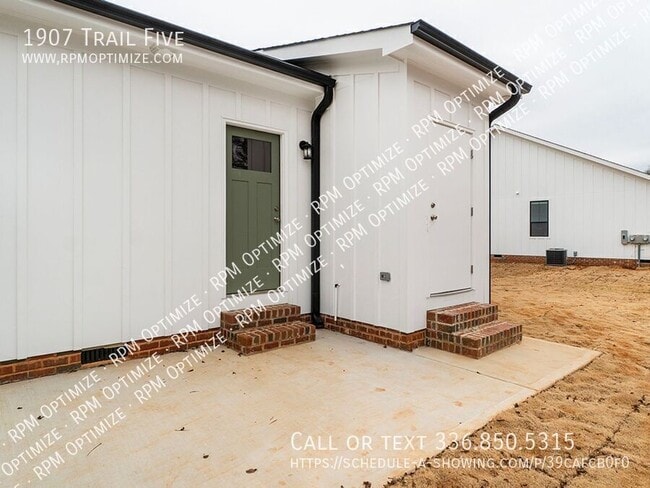 Building Photo - 1907 Trail Five