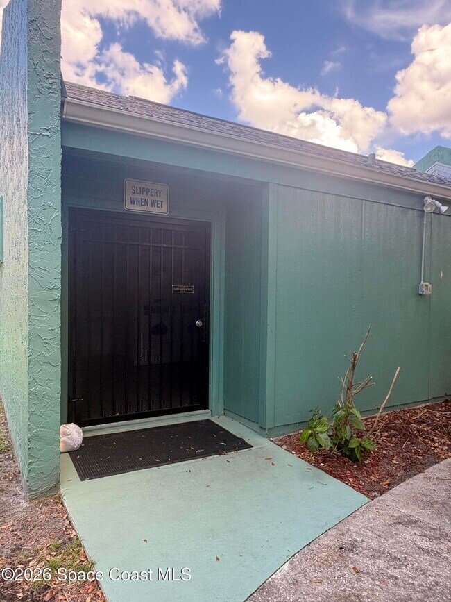 Building Photo - 1225 N Wickham Rd