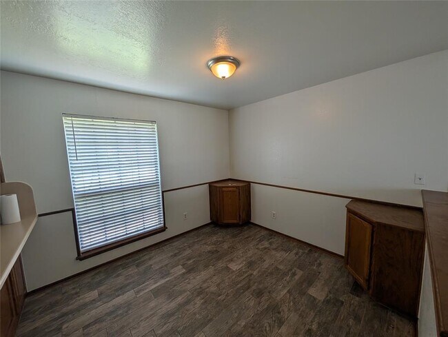 Building Photo - 609 SW 151st St