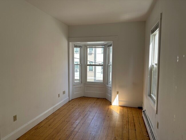 Building Photo - 14 Creighton St