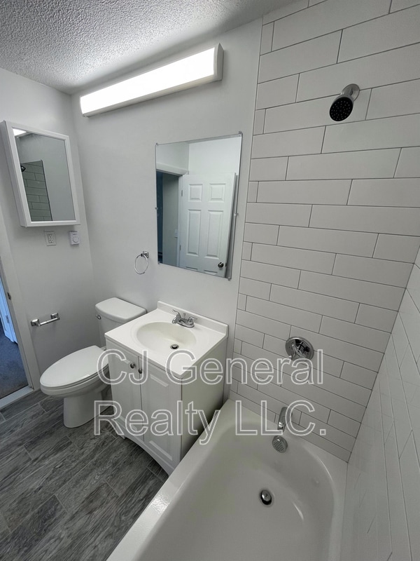 Building Photo - 106 Broad St