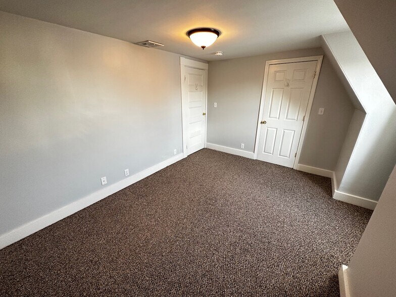 Building Photo - 53 Hopedale