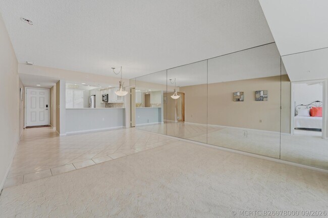 Building Photo - 2601 Marina Isle Way