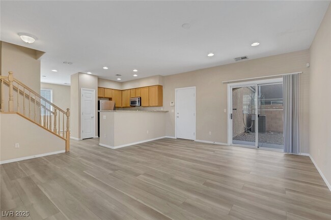 Building Photo - 9835 W Spinnaker Creek Ave