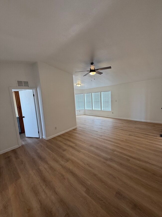 Building Photo - 46633 N 41st Ave