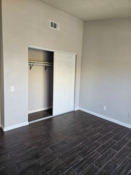 Building Photo - 15341 Hunsaker Ave