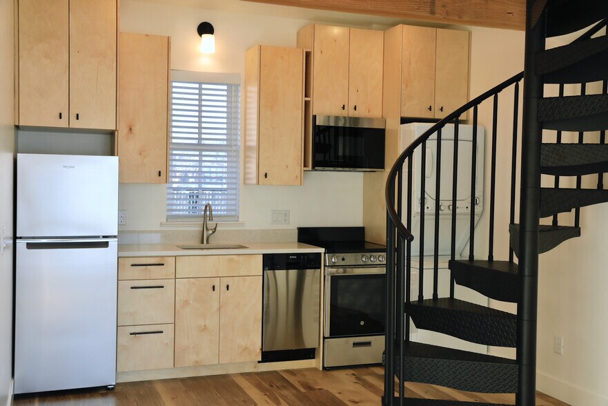 Kitchen - 96 S 100 E