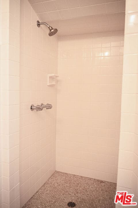 Building Photo - 8895 Appian Way