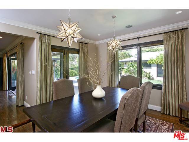 Building Photo - 2001 Coldwater Canyon Dr