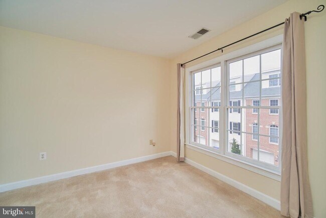 Building Photo - 504 N Thomas St