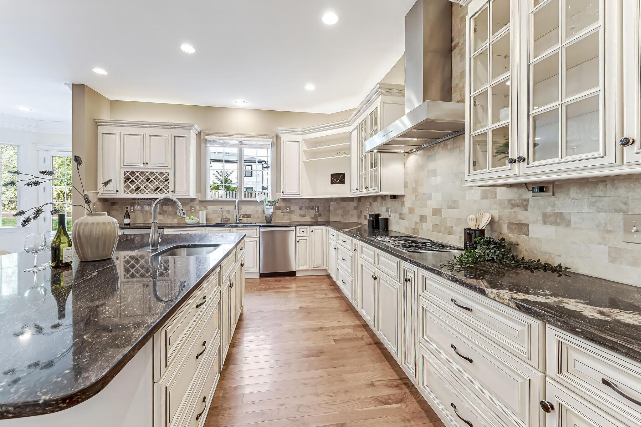 Building Photo - 829 Golden Arrow St