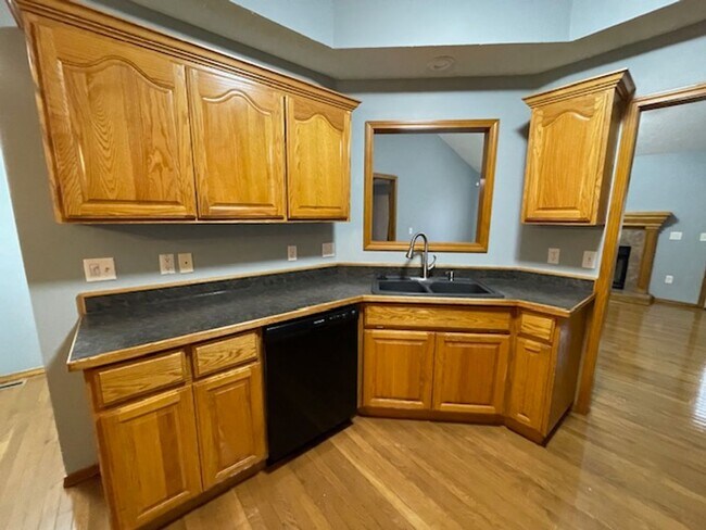 Building Photo - This All Brick home is Located in Orchard Crest West!