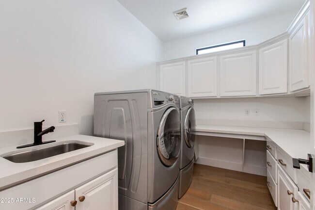 Building Photo - 4110 N 47th St