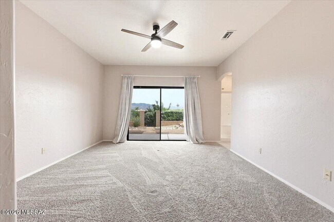 Building Photo - 10961 E Siskin Pl