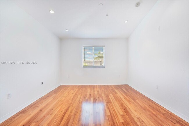 Building Photo - 8912 W Flagler St