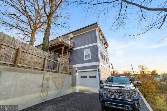 Building Photo - 6218 Suitland Rd