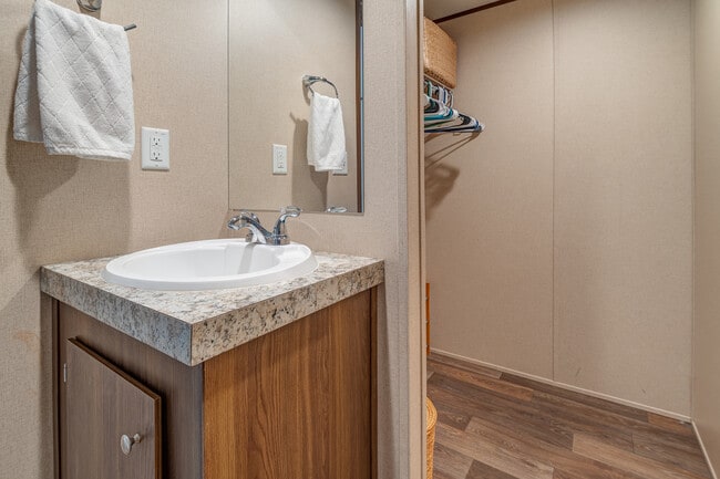 Building Photo - 13 Garden Rd