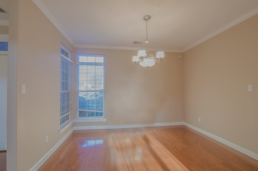 Building Photo - 1655 Kings Pond Cove