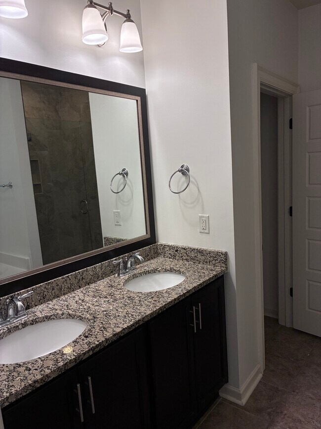 Building Photo - 2491 Mimms Ln