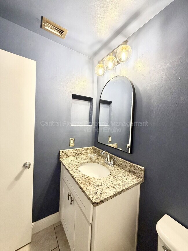 Building Photo - 10227 Comfort Cir