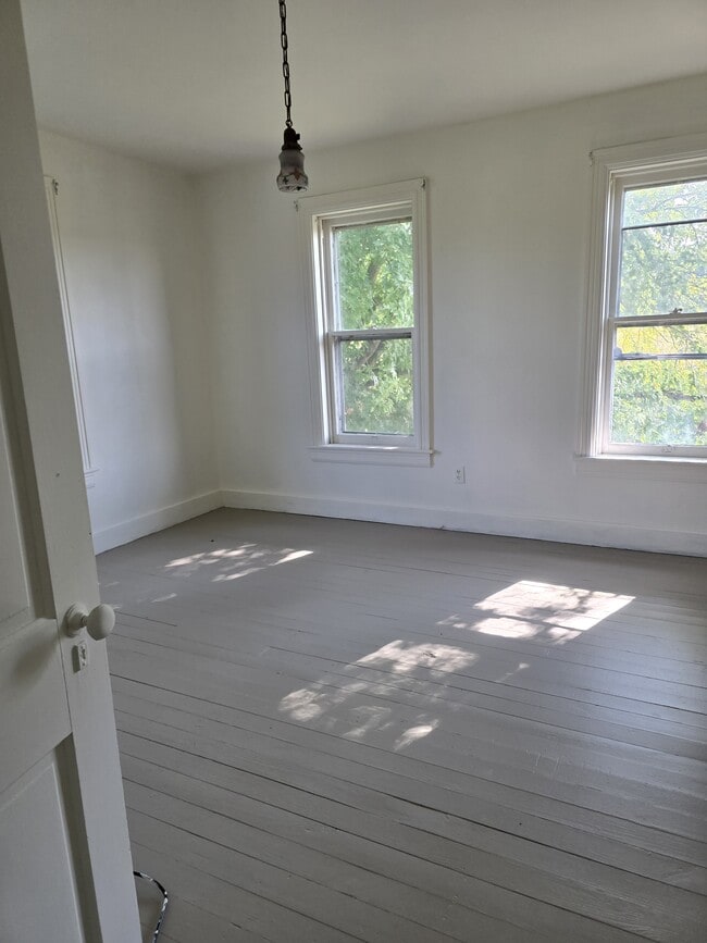Building Photo - 146 Clouser Rd